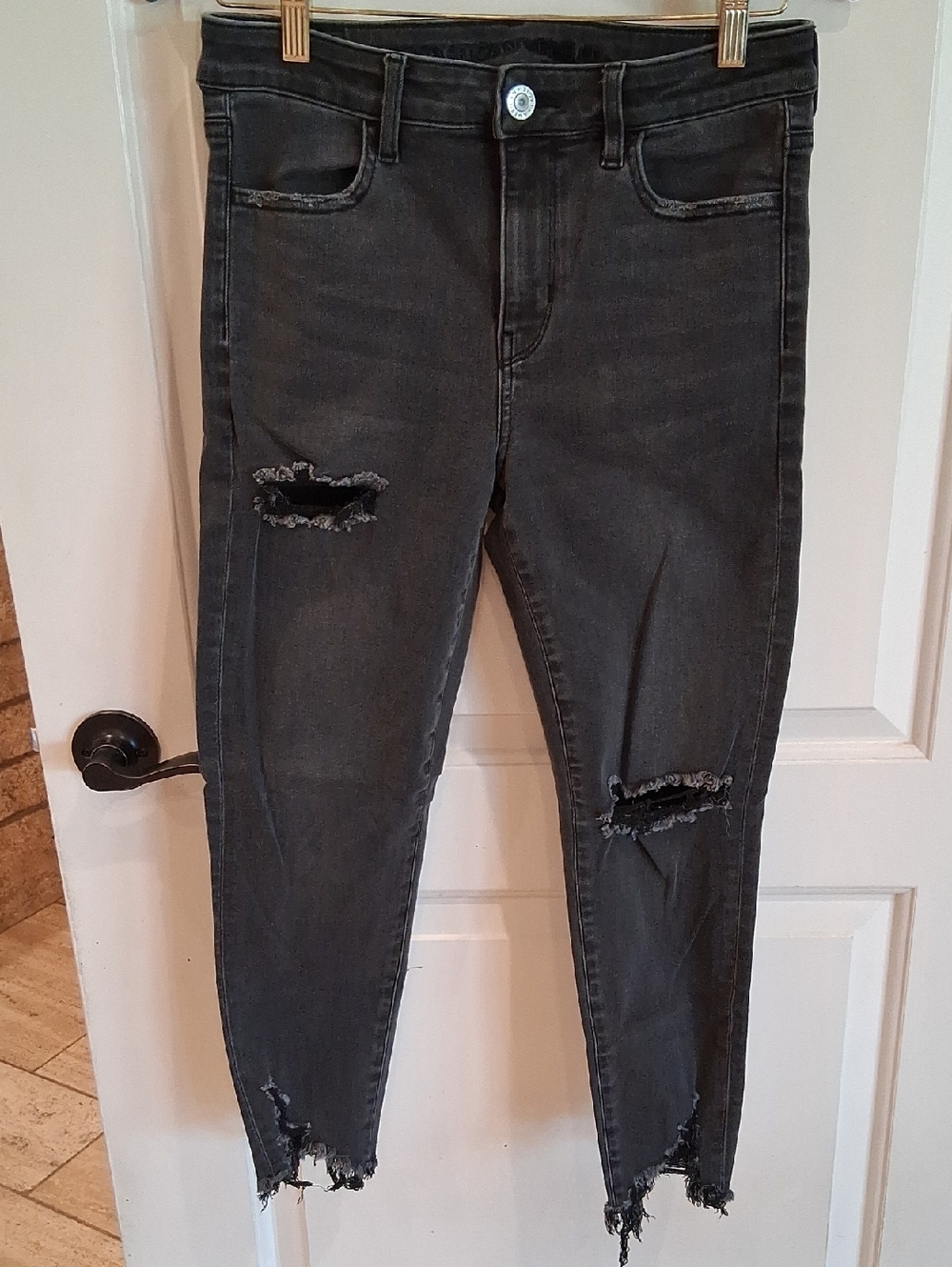 American Eagle Distressed Hi Rise Jeggings Size 8 Extra Short Faded Black